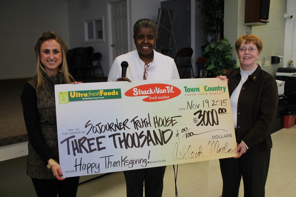 Strack and Van Til Presents Sojourner Truth House With $3000 Donation