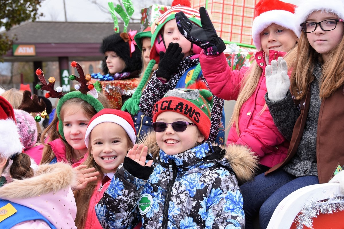La Porte Santa Parade Welcomes Hundreds of Families to Visit Downtown, Kicks Off Holiday Season