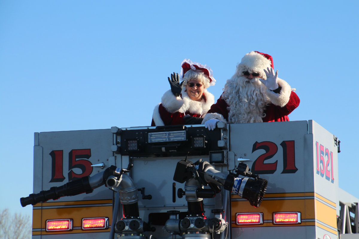 Santa Comes to Crown Point During Their Annual Santa Parade
