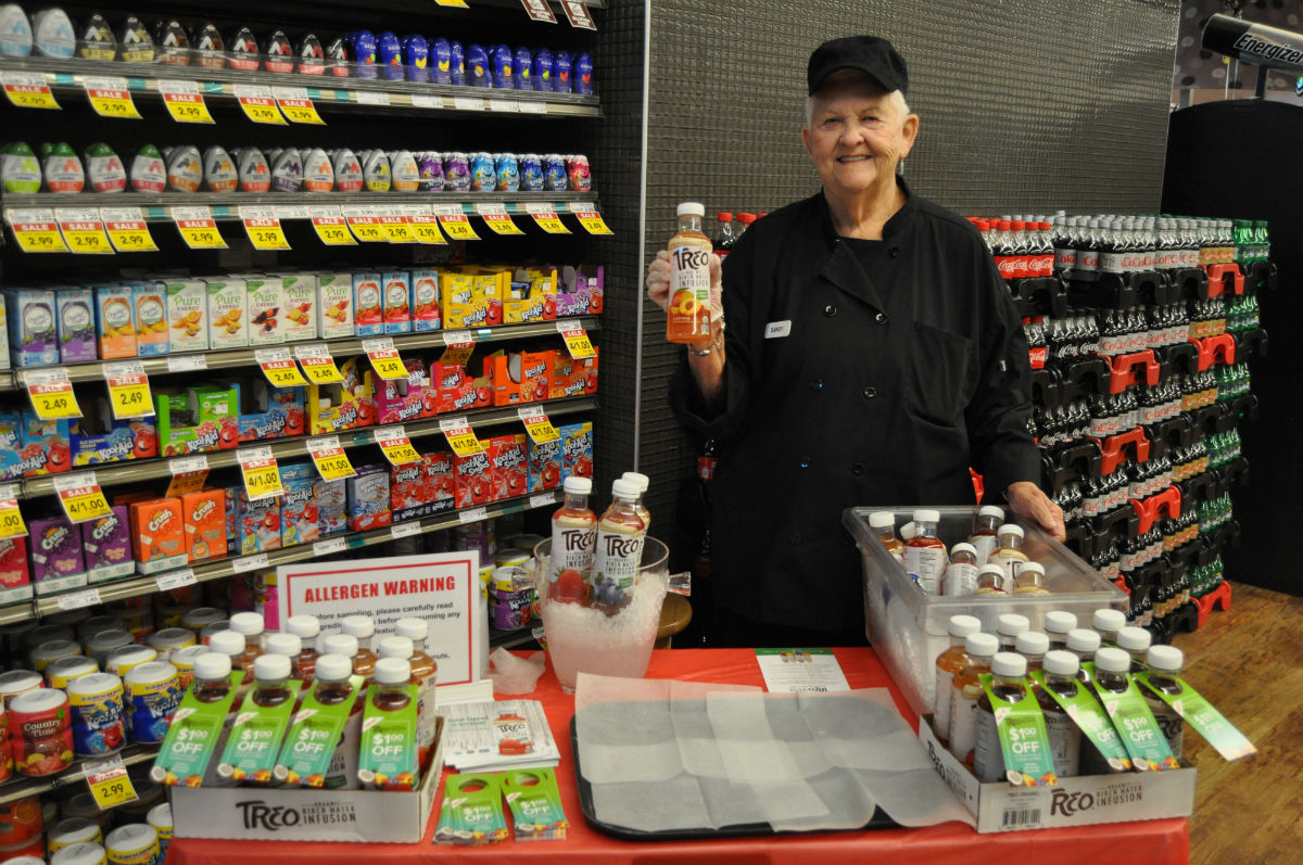 Strack & Van Til’s Healthy Eating Event Introduces Consumers to New, Healthy Products